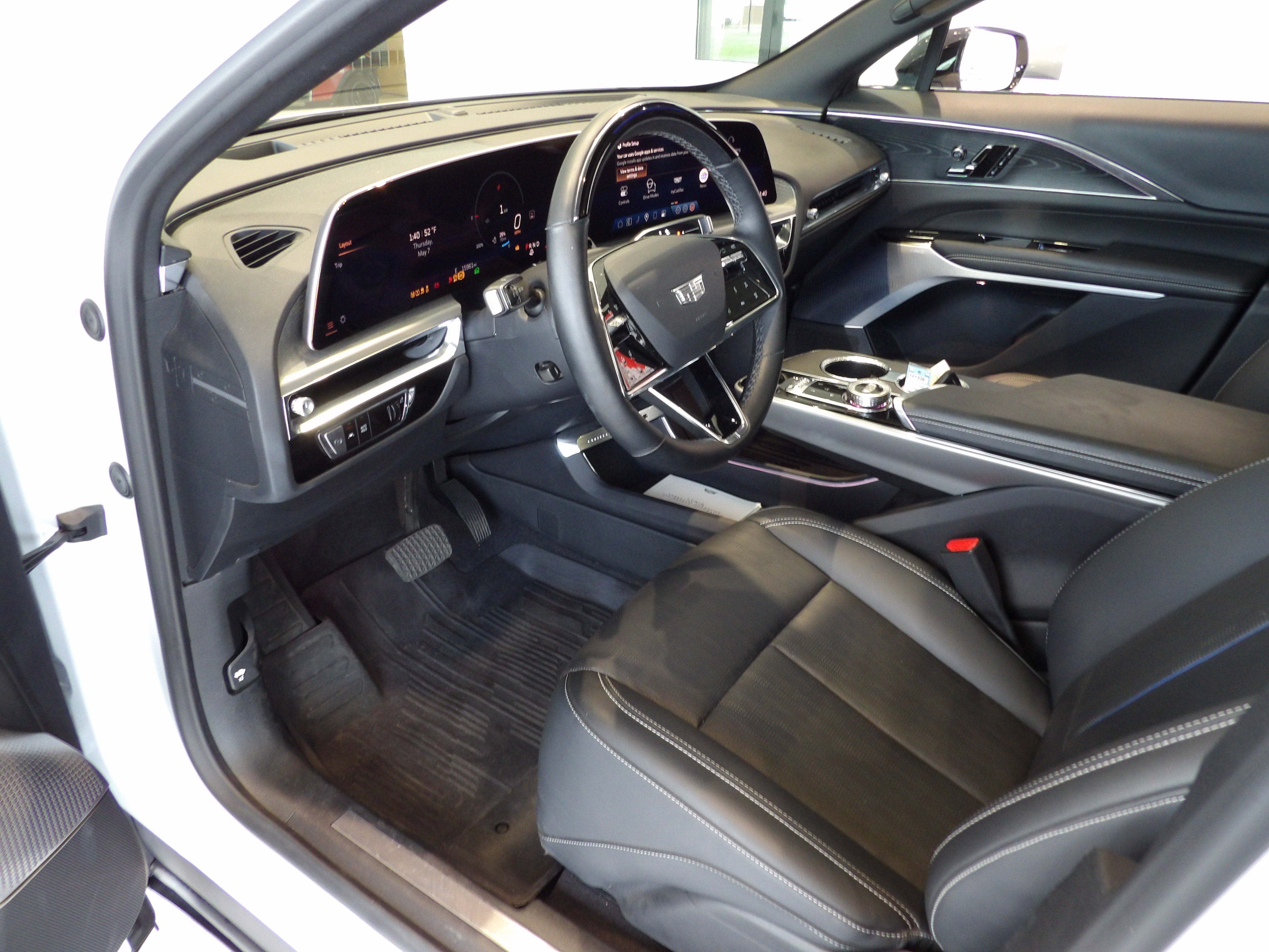 2024 Cadillac LYRIQ Sport 2
