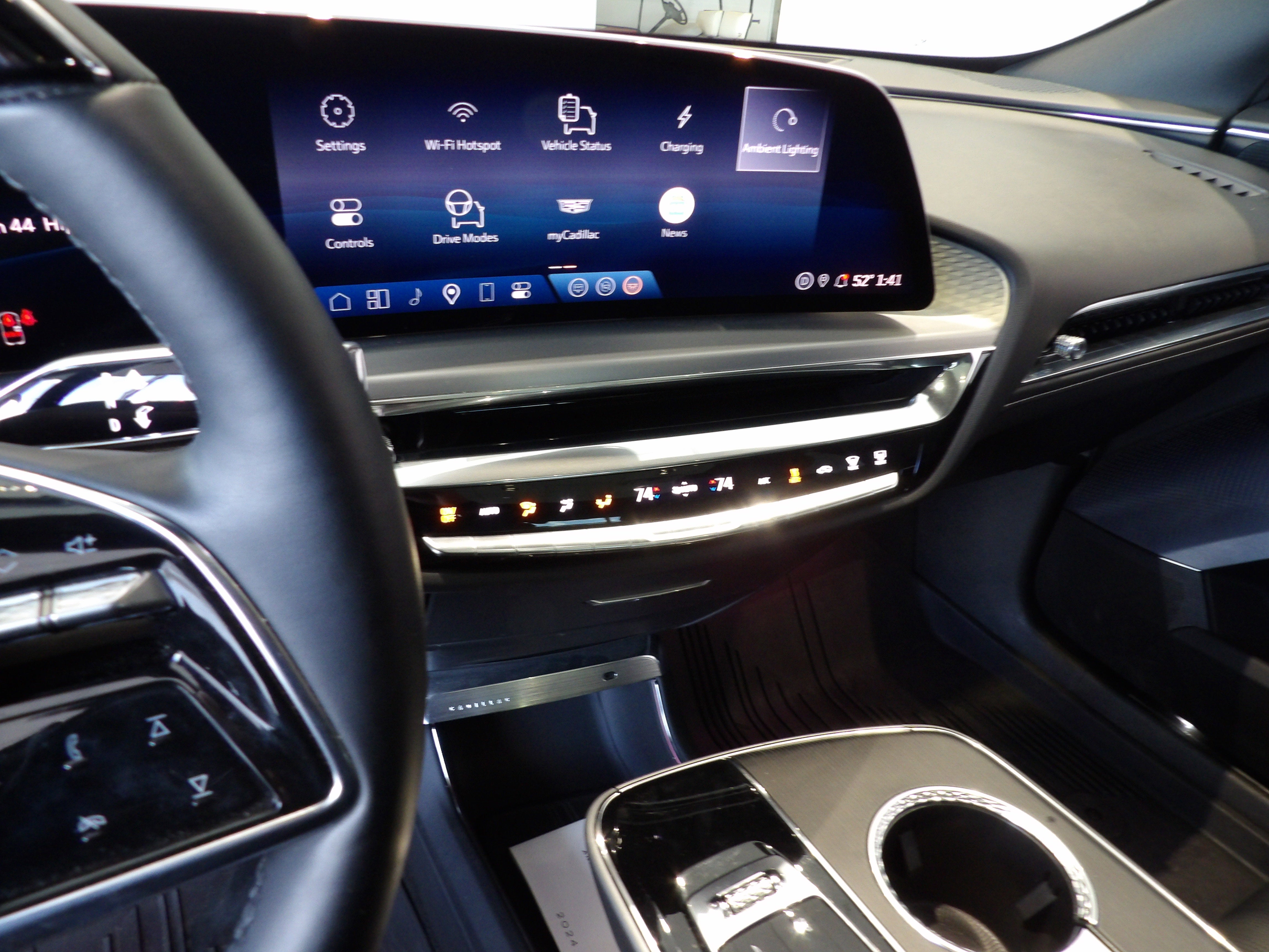 2024 Cadillac LYRIQ Sport 2