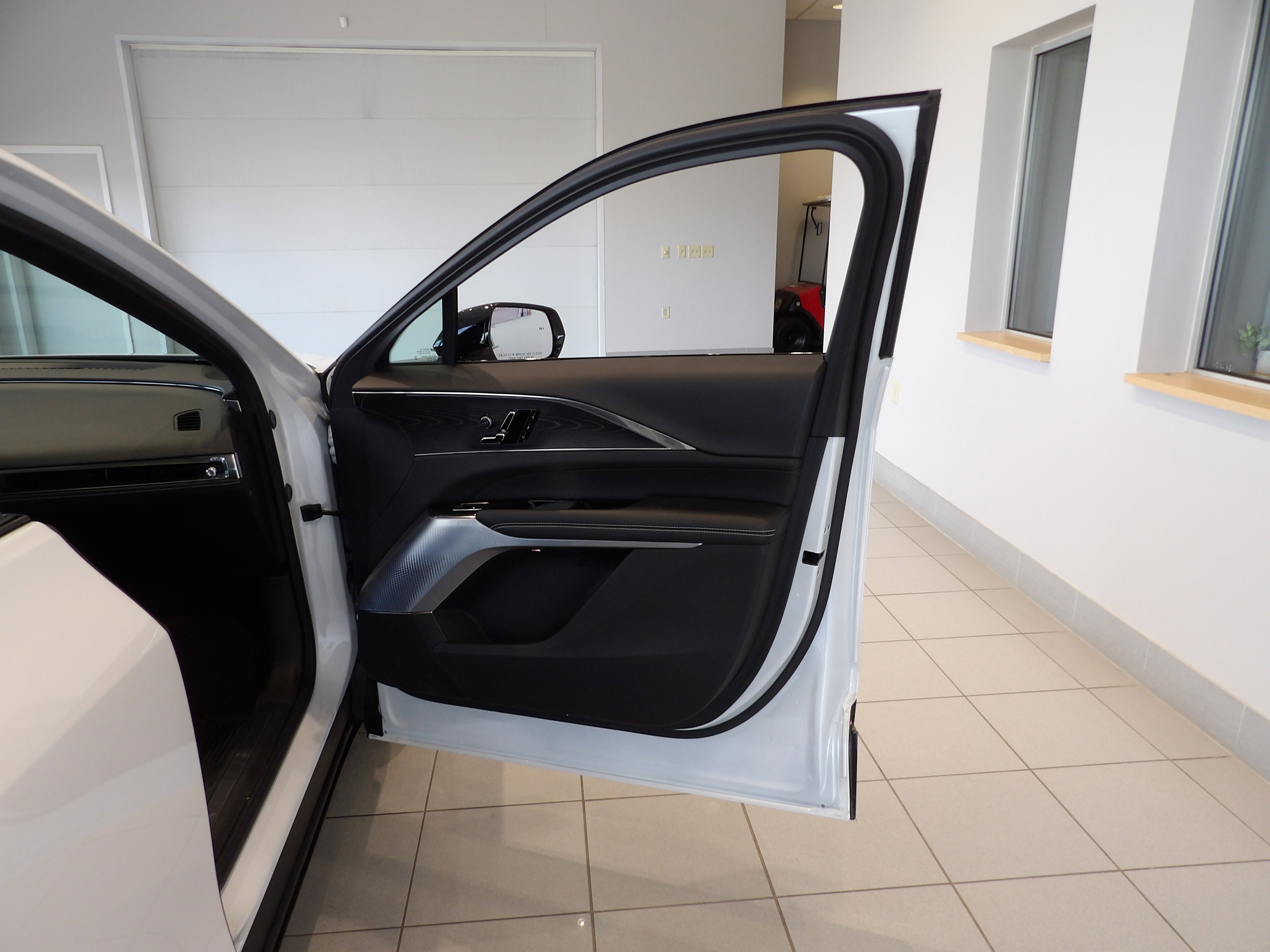 2024 Cadillac LYRIQ Sport 2