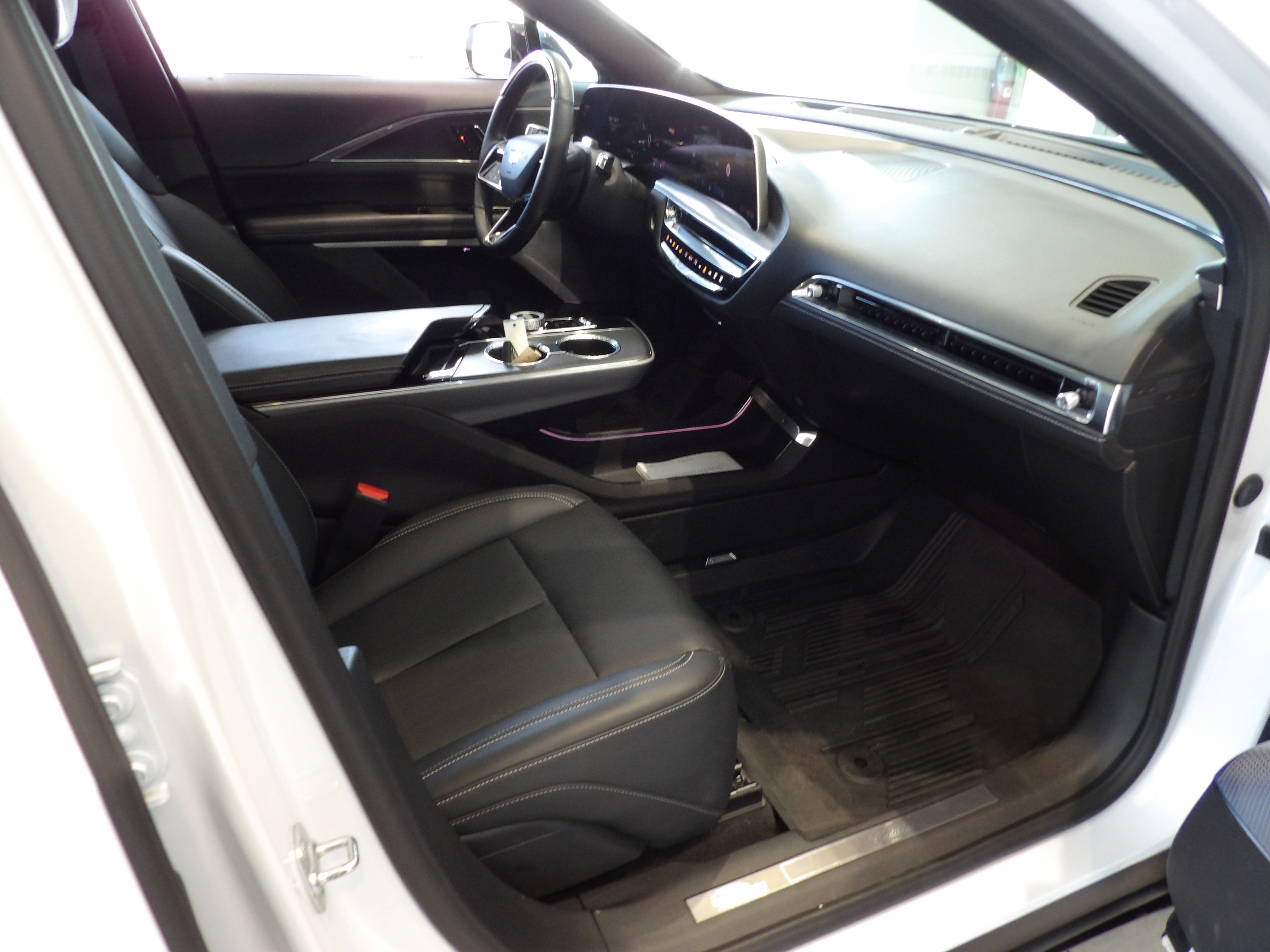 2024 Cadillac LYRIQ Sport 2