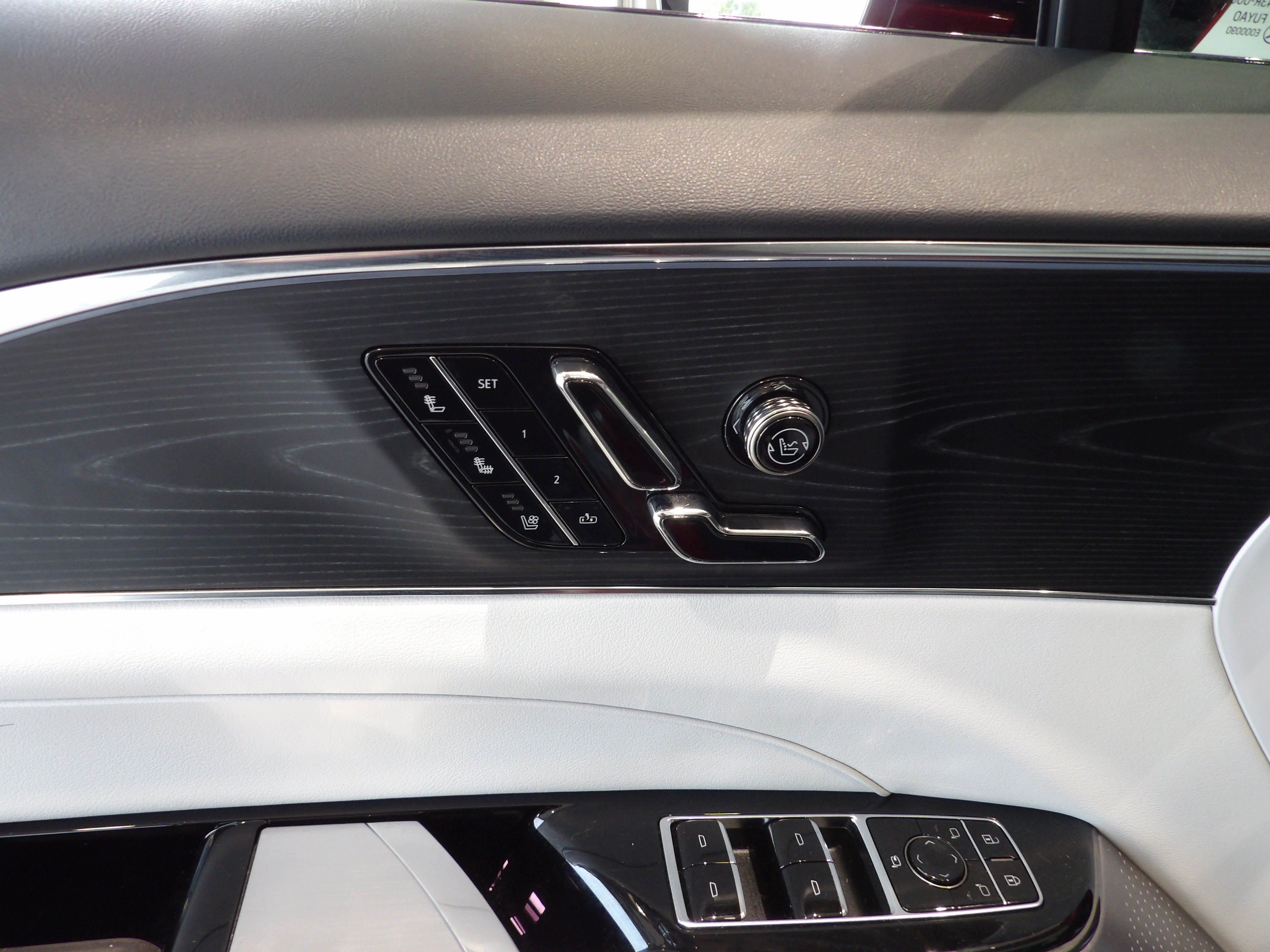 2024 Cadillac LYRIQ Sport 2
