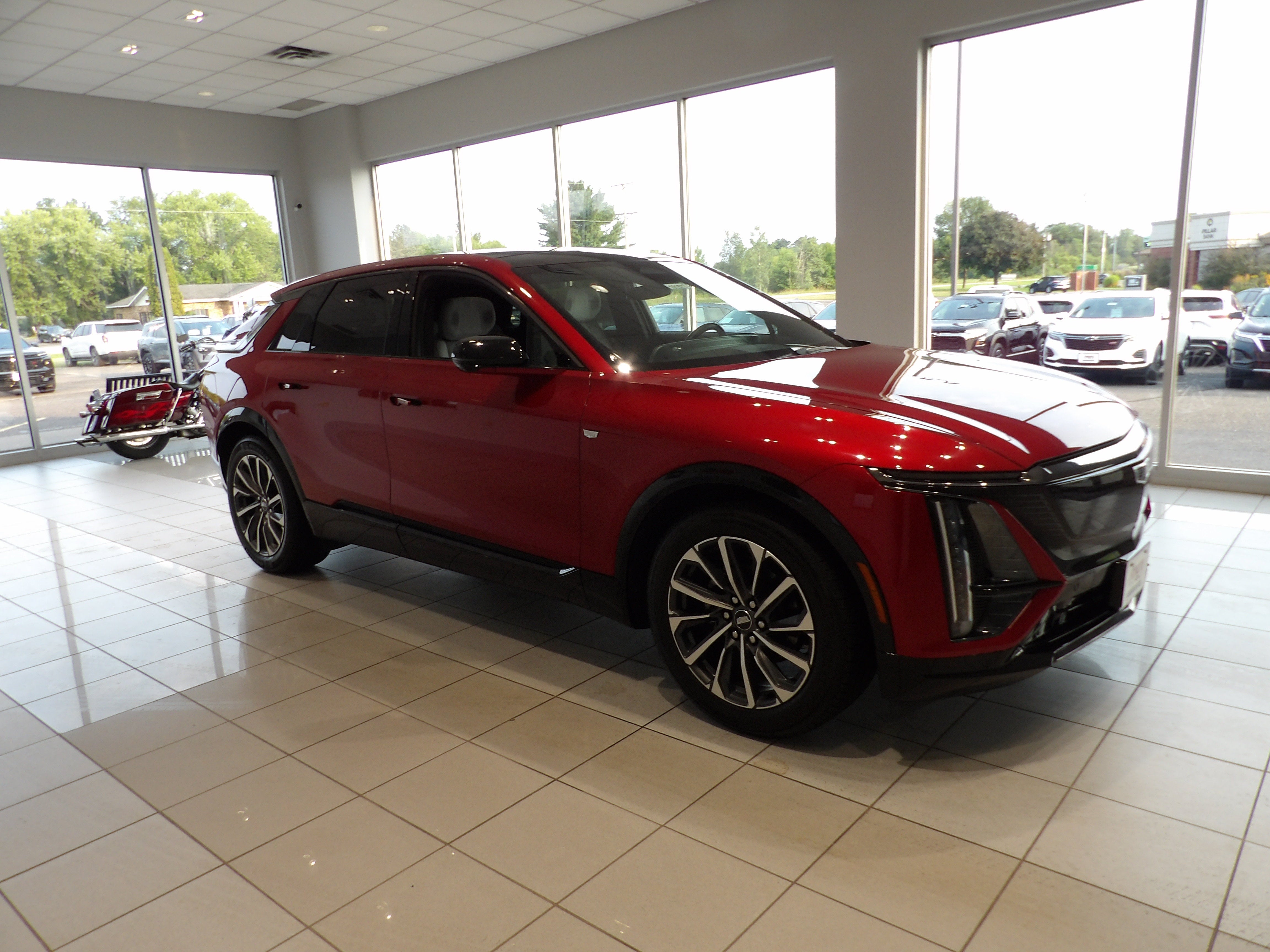 2024 Cadillac LYRIQ Sport 2