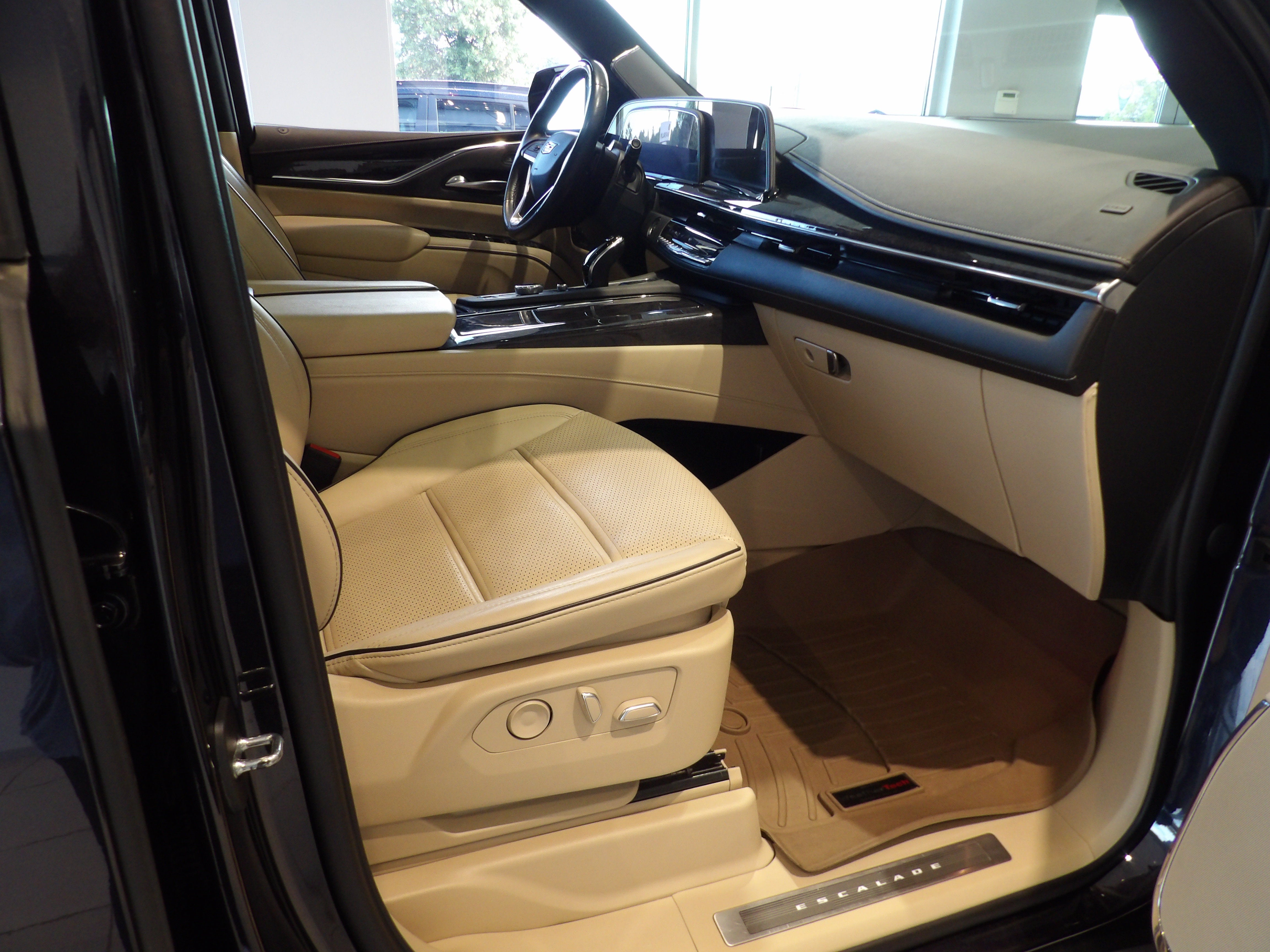 2022 Cadillac Escalade Premium Luxury