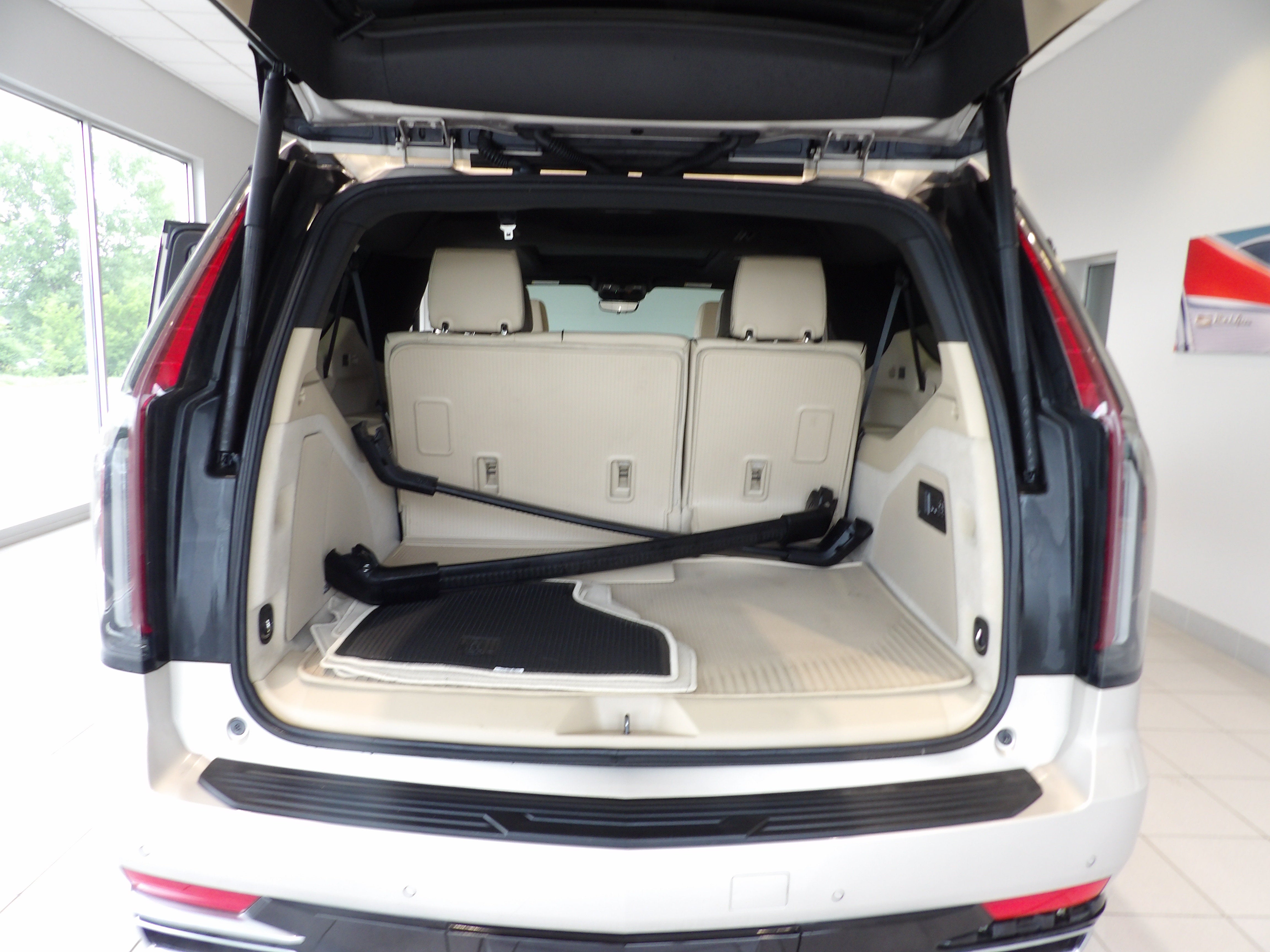 2023 Cadillac Escalade ESV Premium Luxury