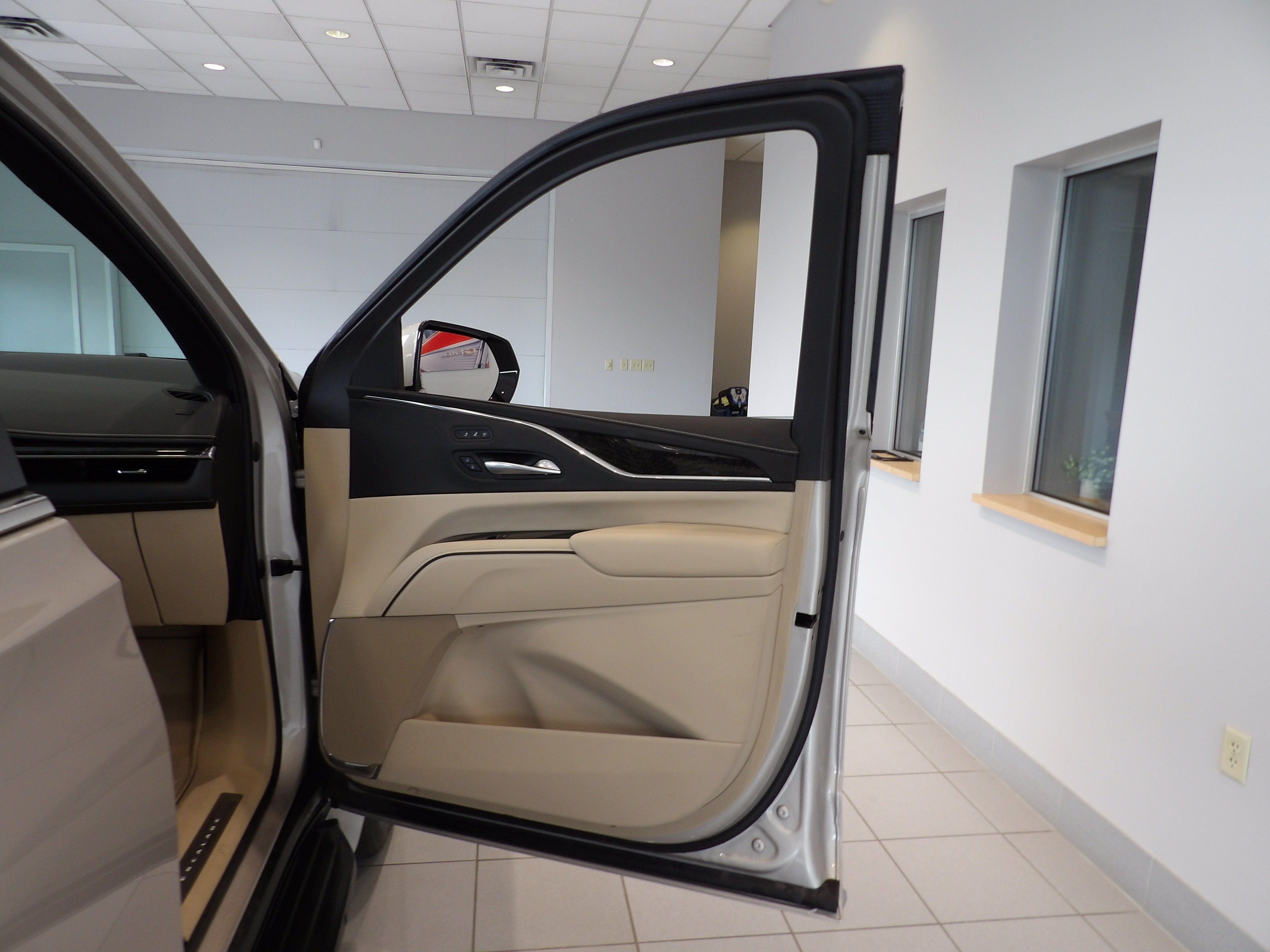 2023 Cadillac Escalade ESV Premium Luxury
