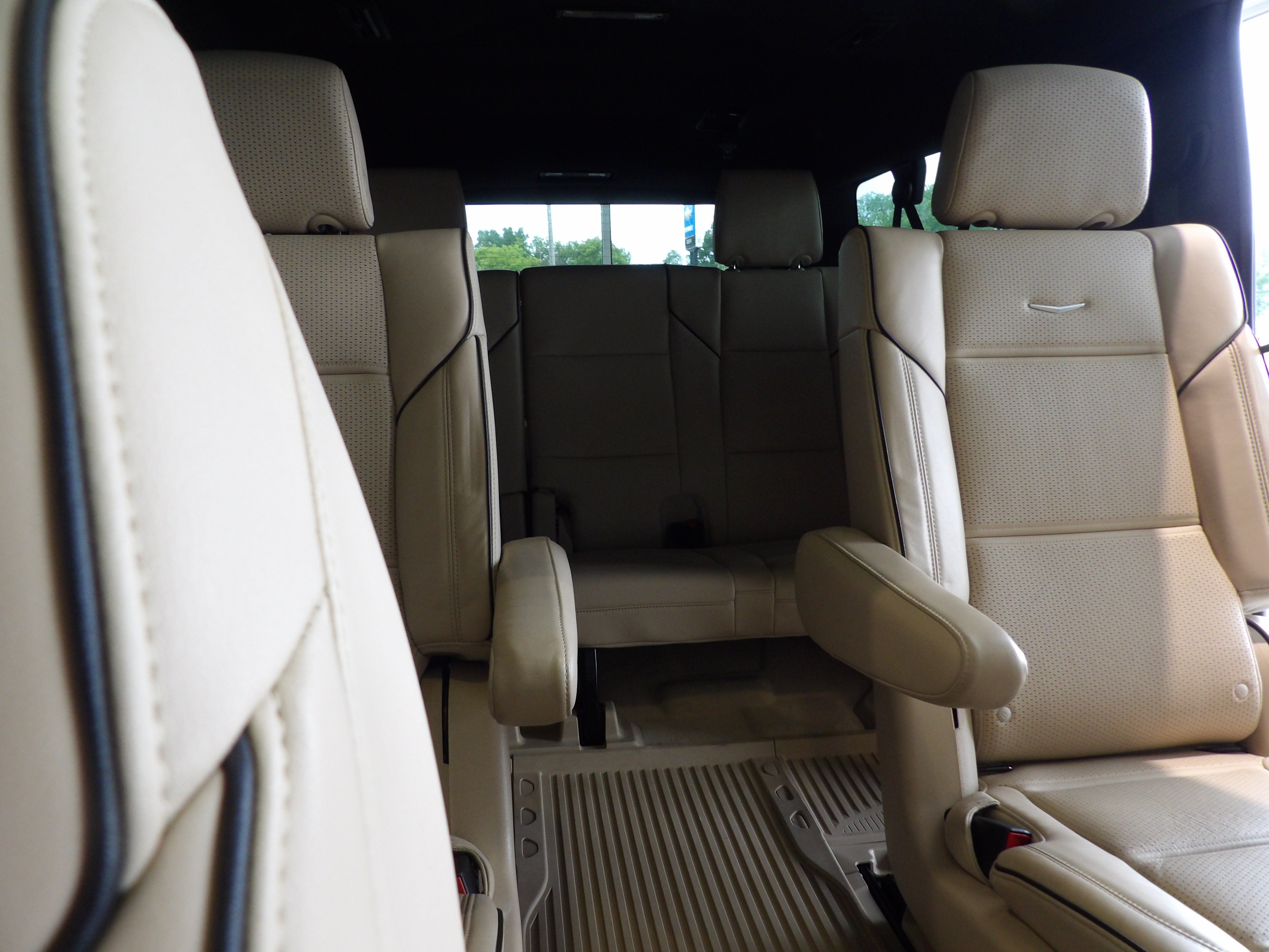 2023 Cadillac Escalade ESV Premium Luxury