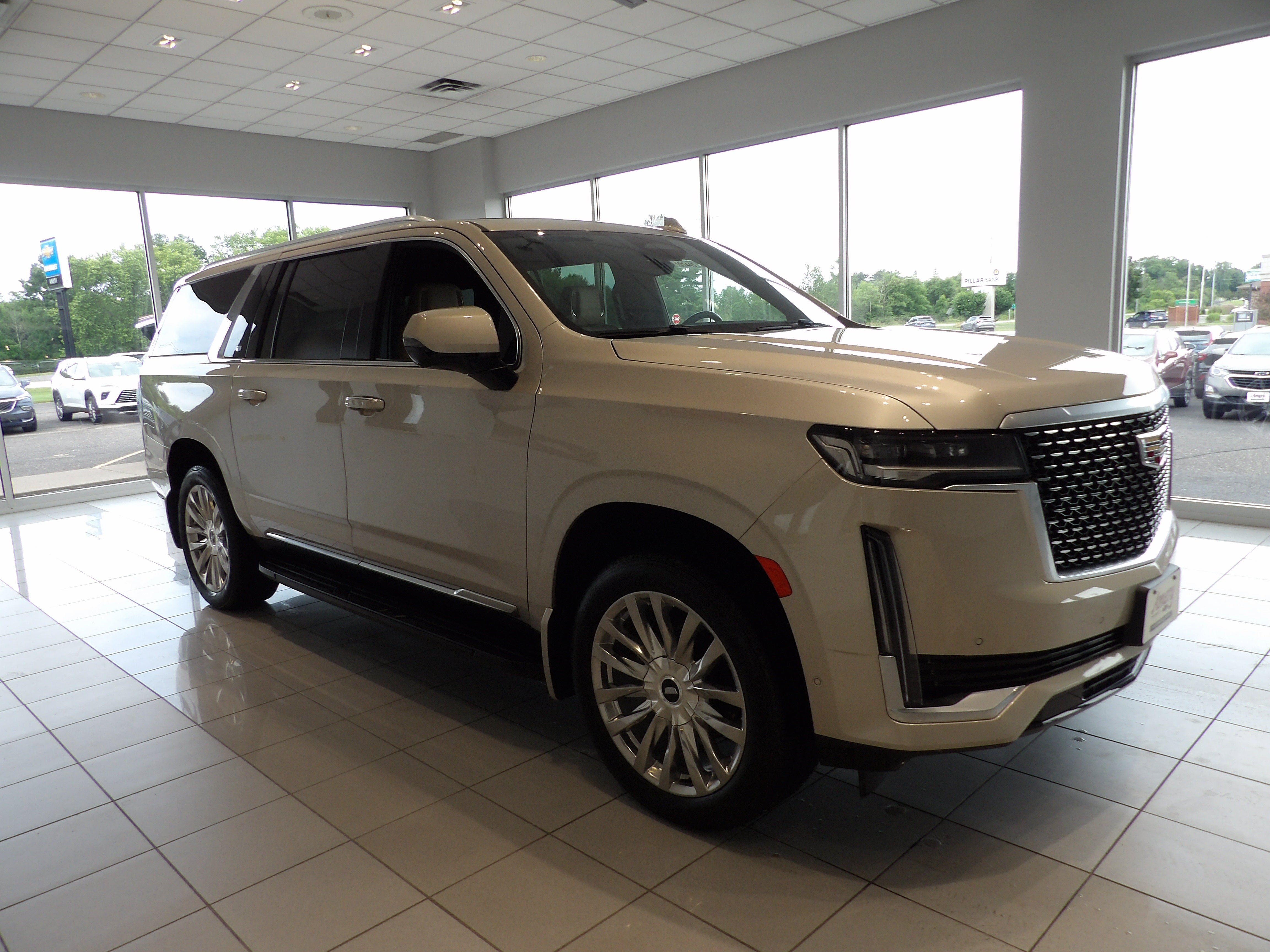 2023 Cadillac Escalade ESV Premium Luxury