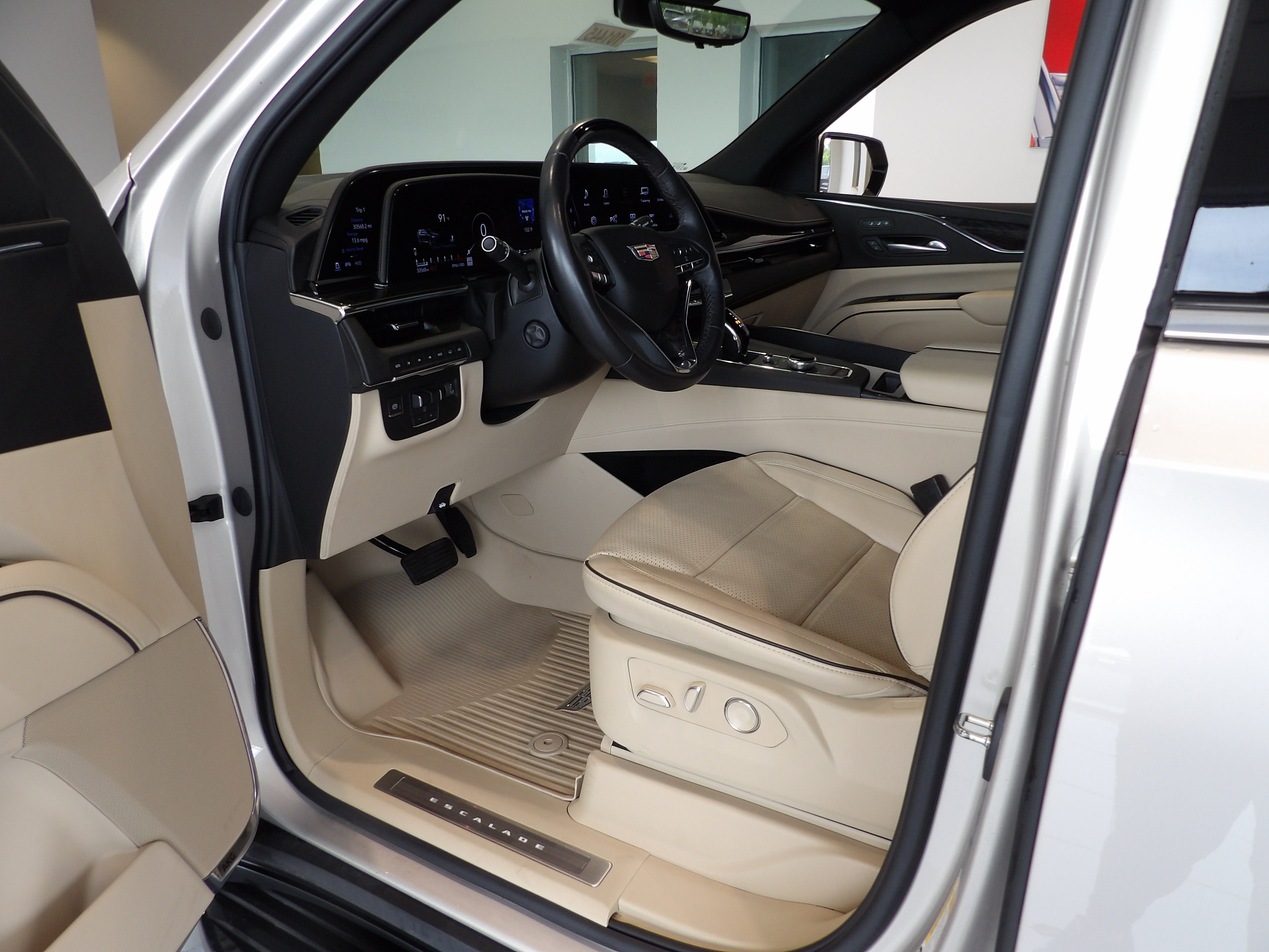 2023 Cadillac Escalade ESV Premium Luxury