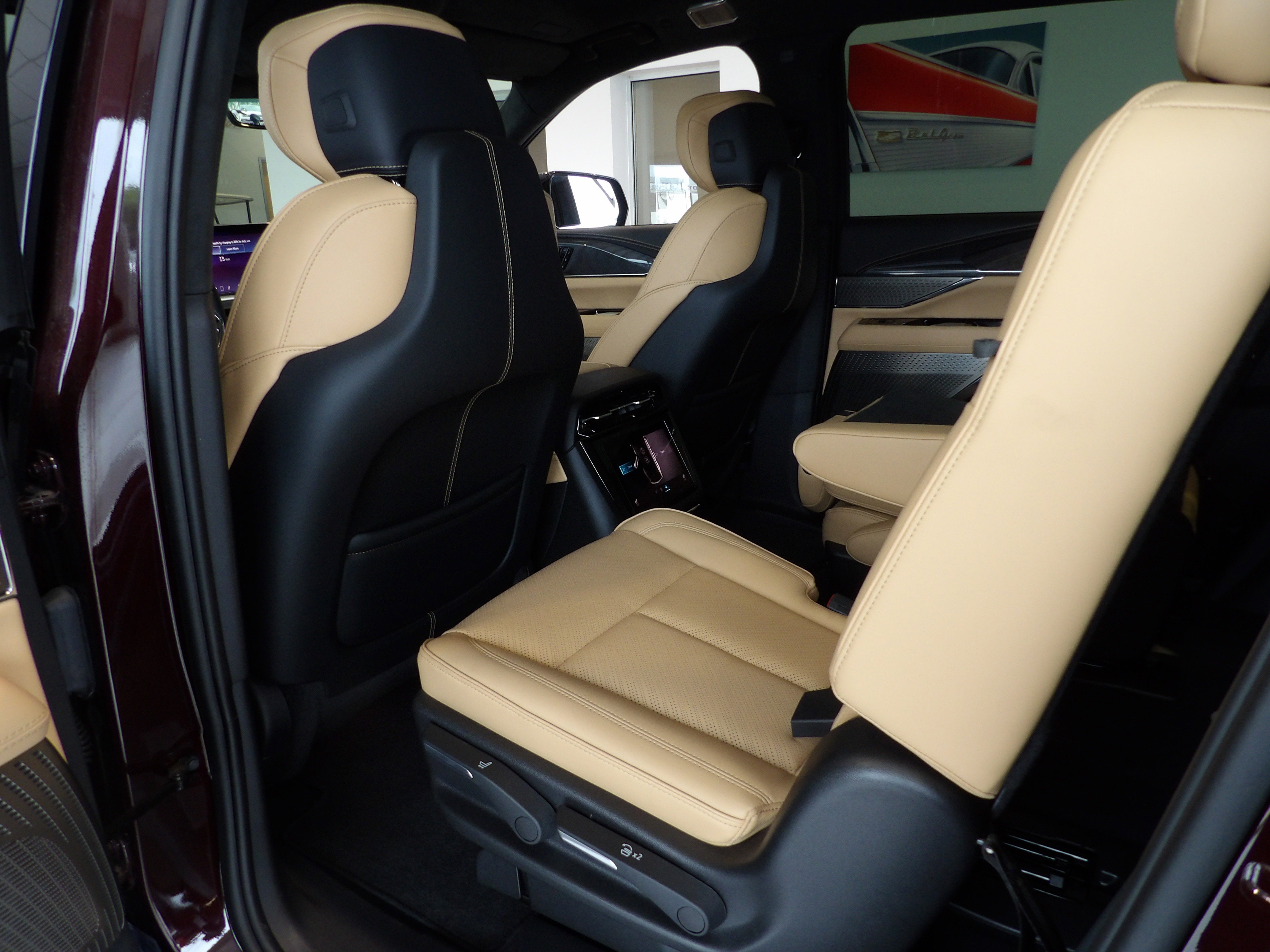 2025 Cadillac ESCALADE IQ Luxury 2