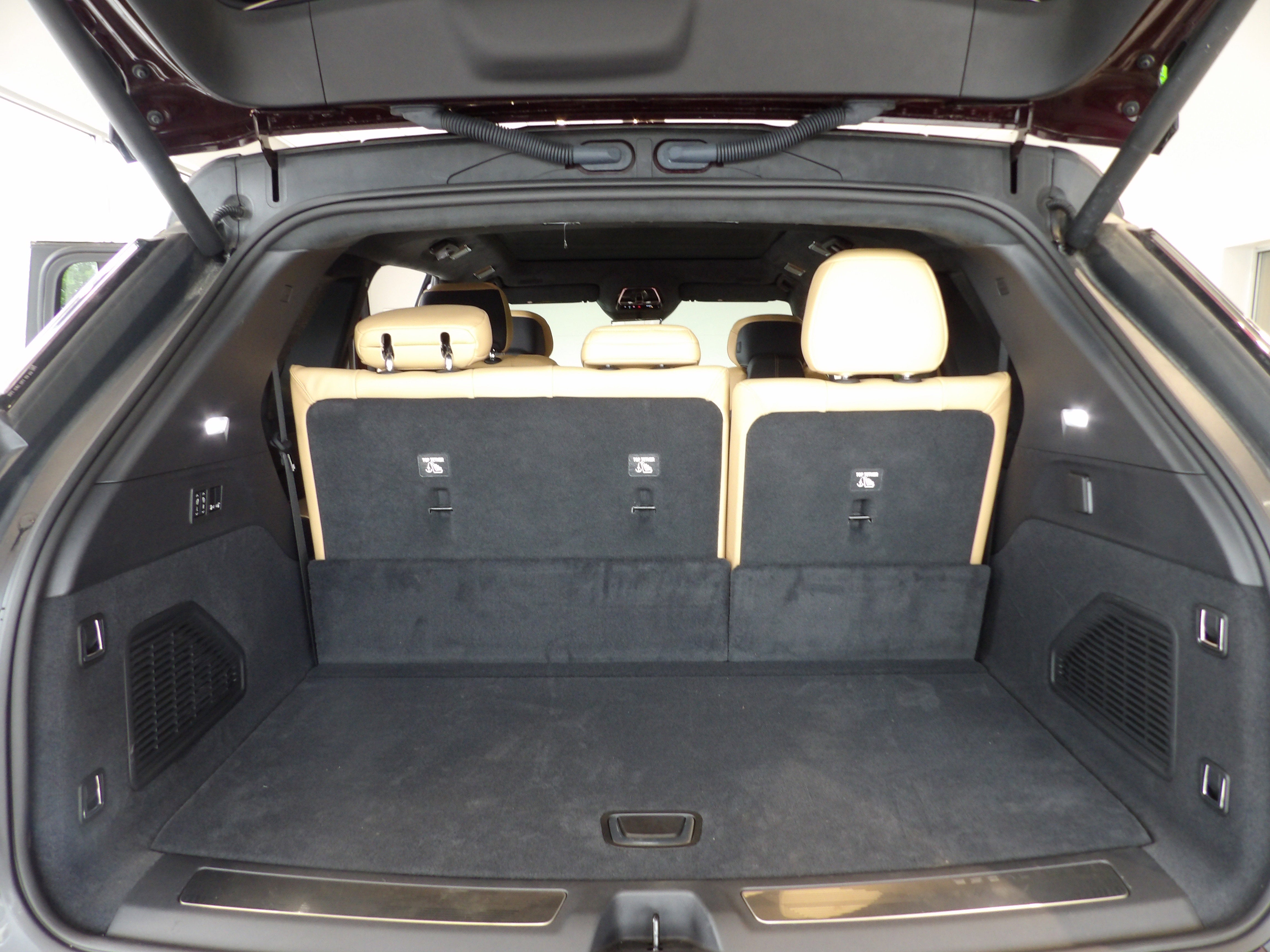 2025 Cadillac ESCALADE IQ Luxury 2