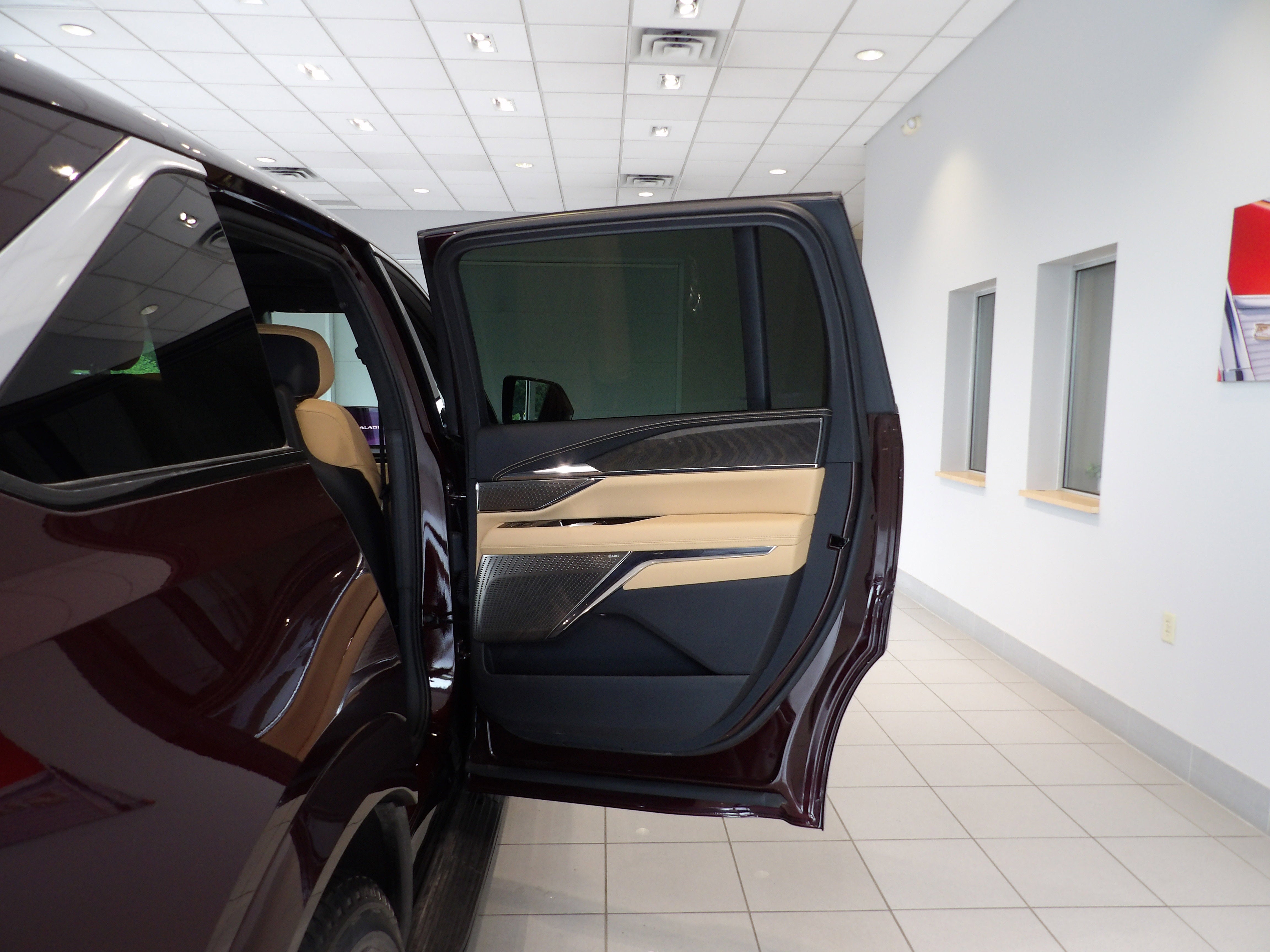 2025 Cadillac ESCALADE IQ Luxury 2