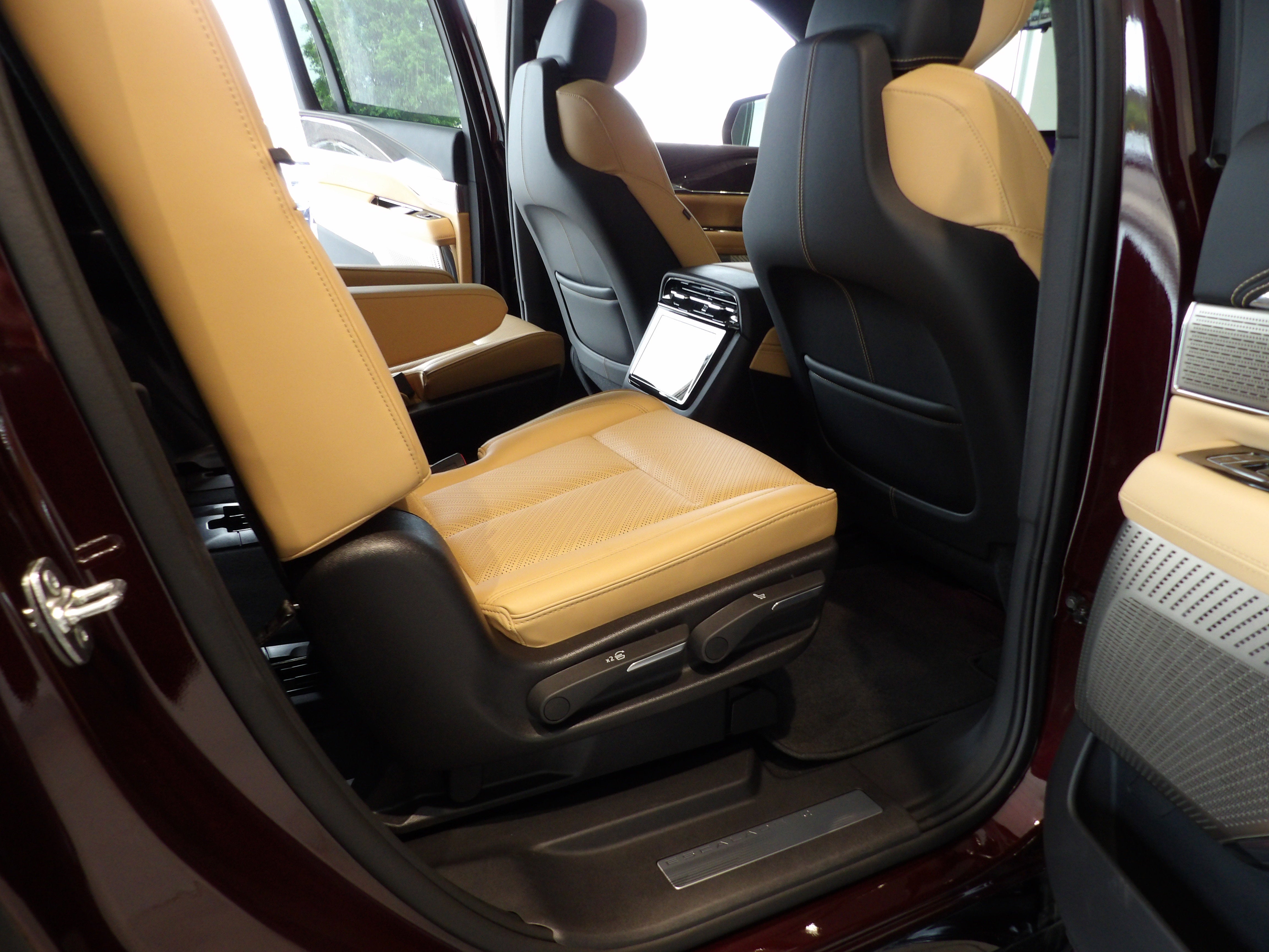 2025 Cadillac ESCALADE IQ Luxury 2