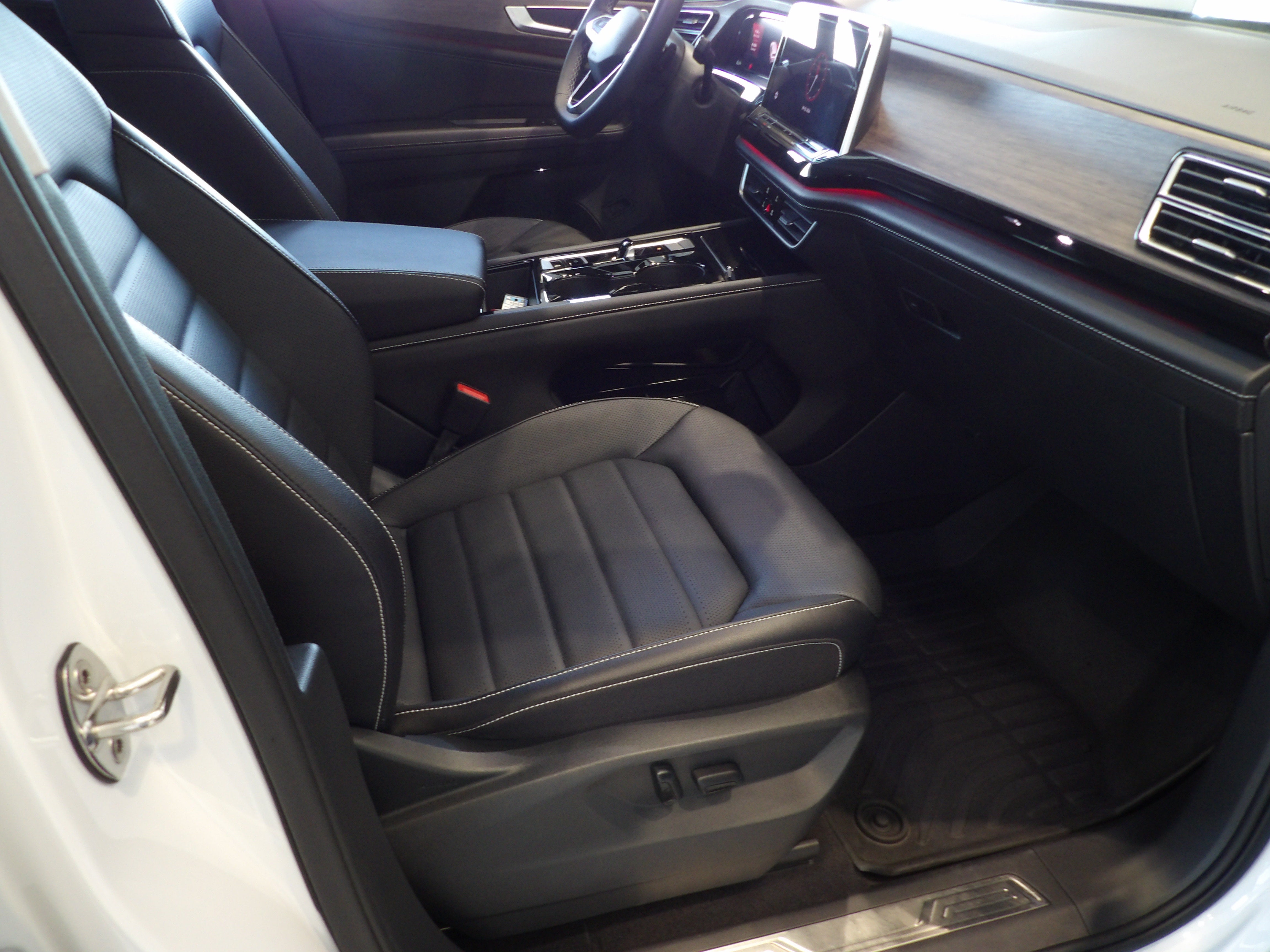 2024 Volkswagen Atlas 2.0T SEL
