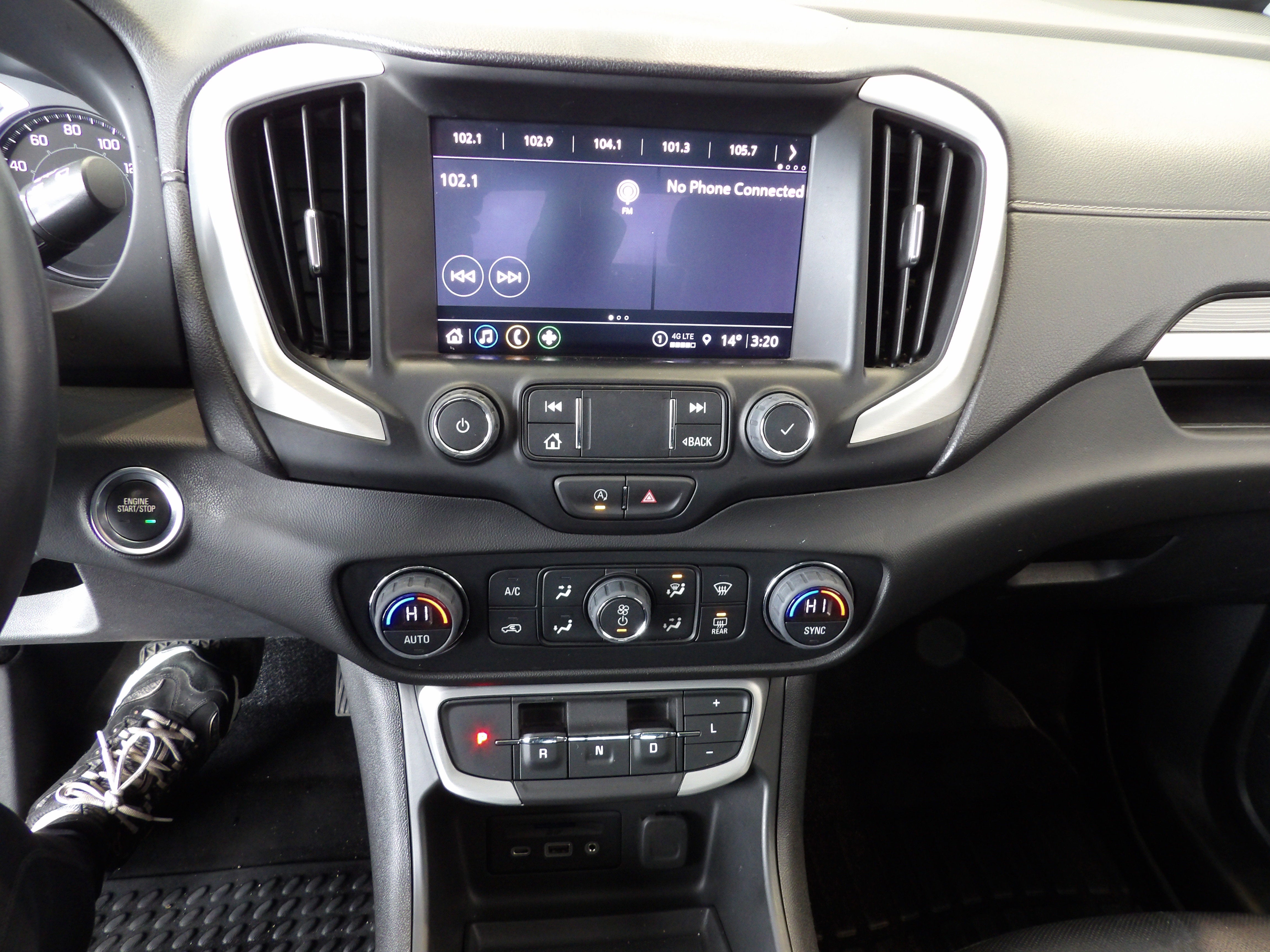 2023 GMC Terrain SLT