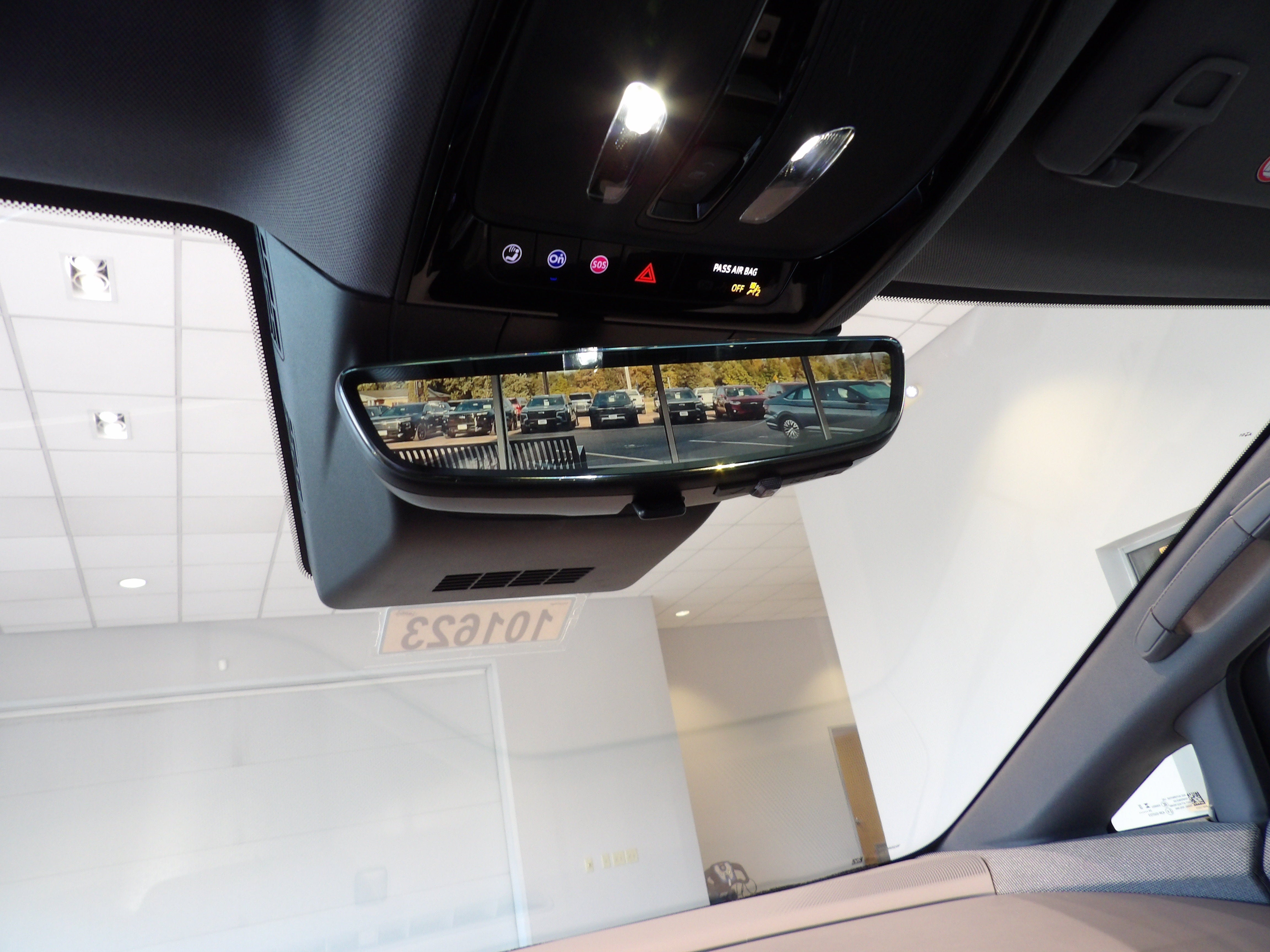 2025 Cadillac OPTIQ Luxury 1
