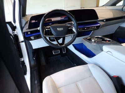 2025 Cadillac OPTIQ Luxury 1