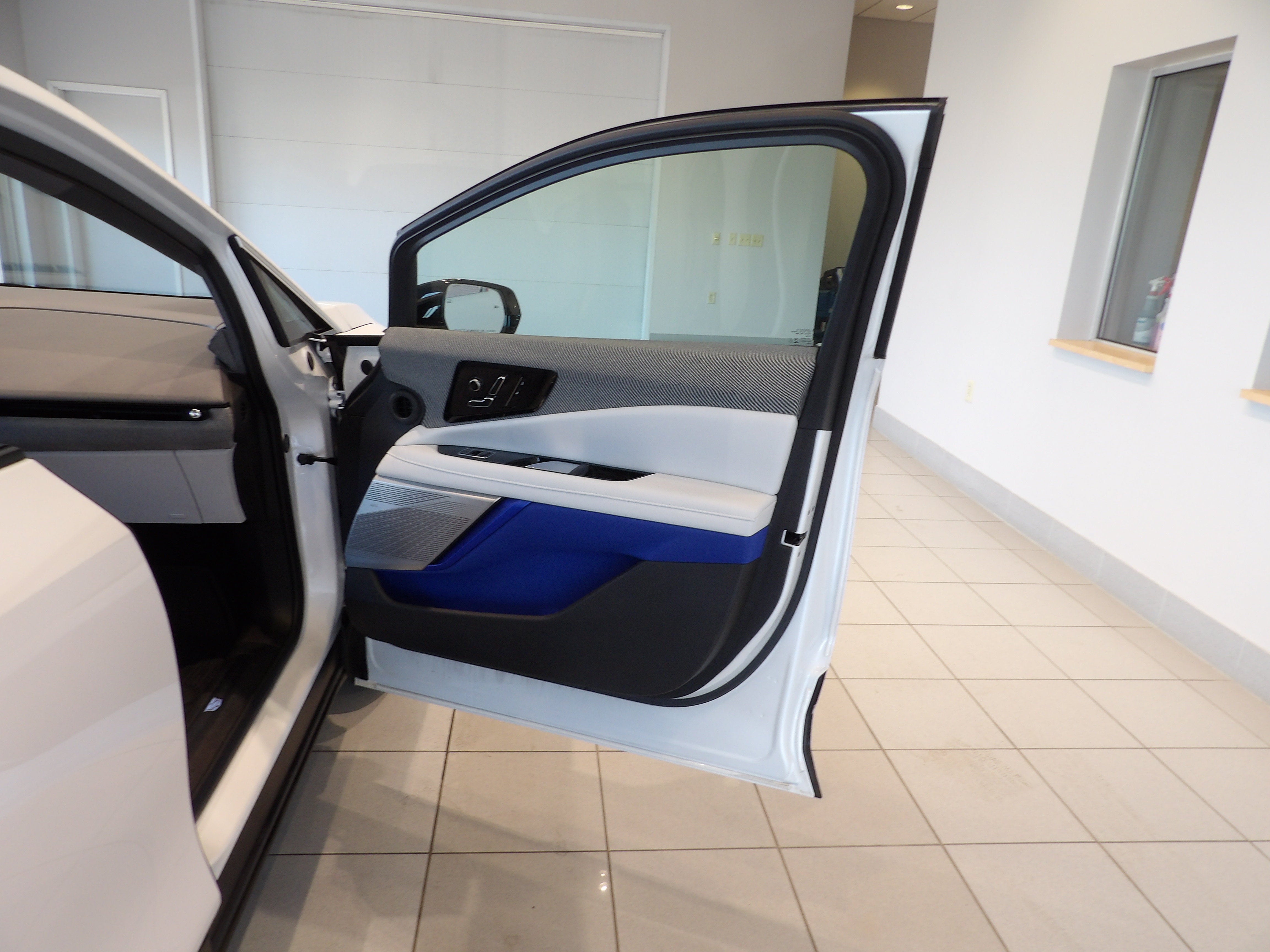 2025 Cadillac OPTIQ Luxury 1