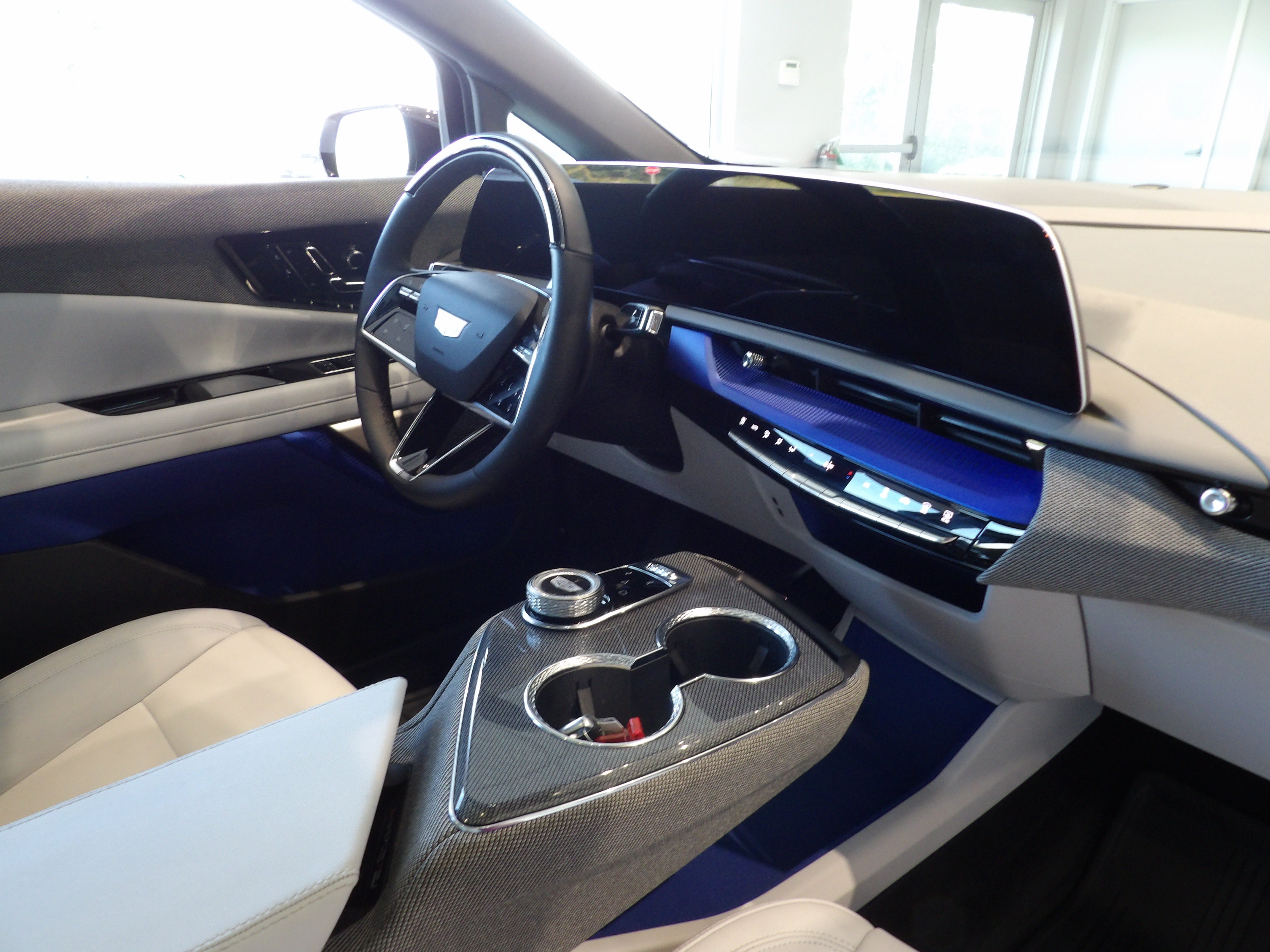 2025 Cadillac OPTIQ Luxury 1