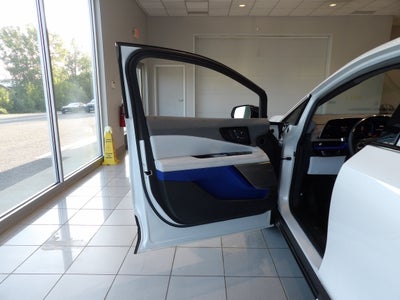 2025 Cadillac OPTIQ Luxury 1