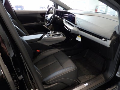 2025 Cadillac OPTIQ Luxury 2