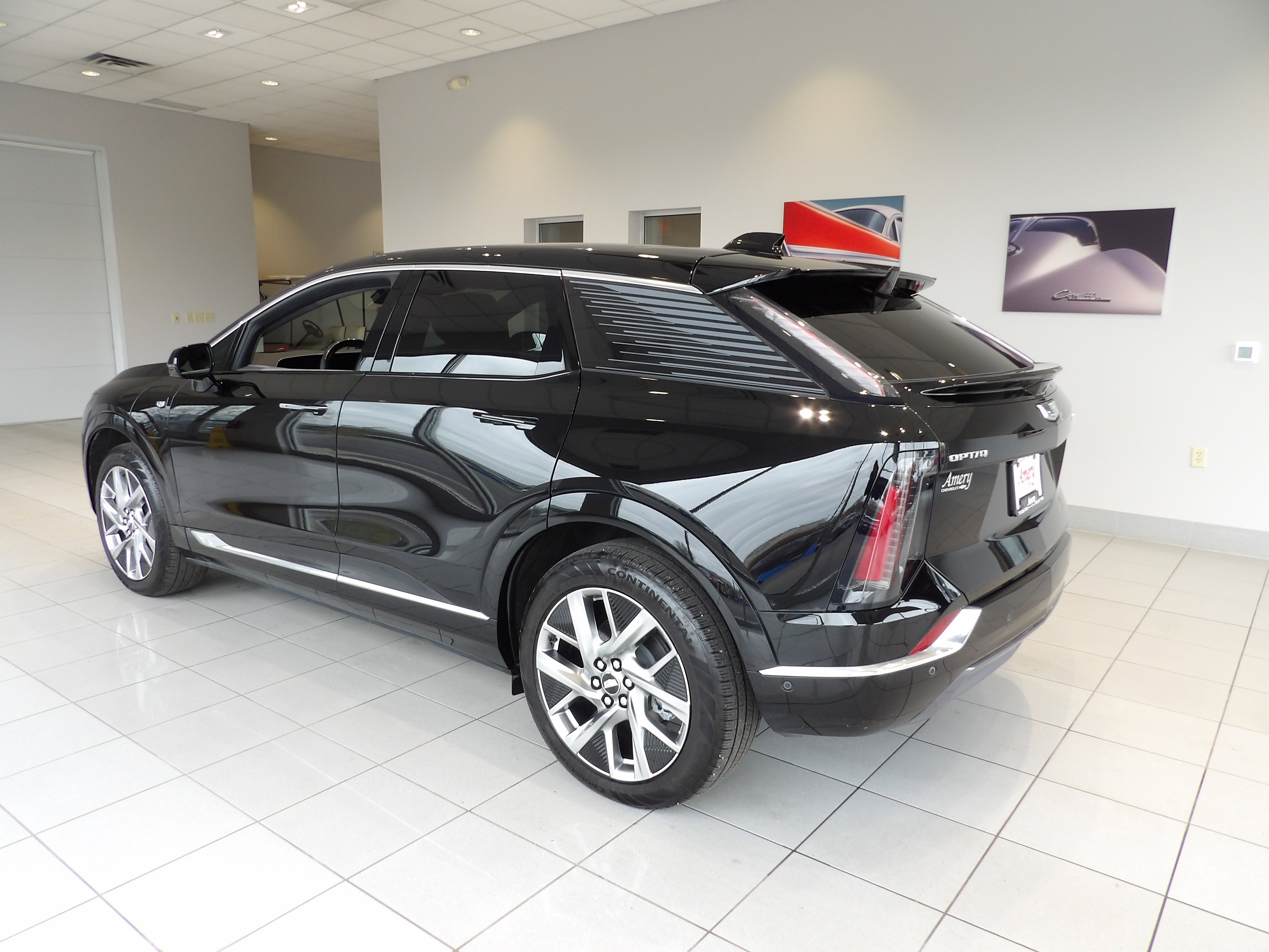 2025 Cadillac OPTIQ Luxury 2