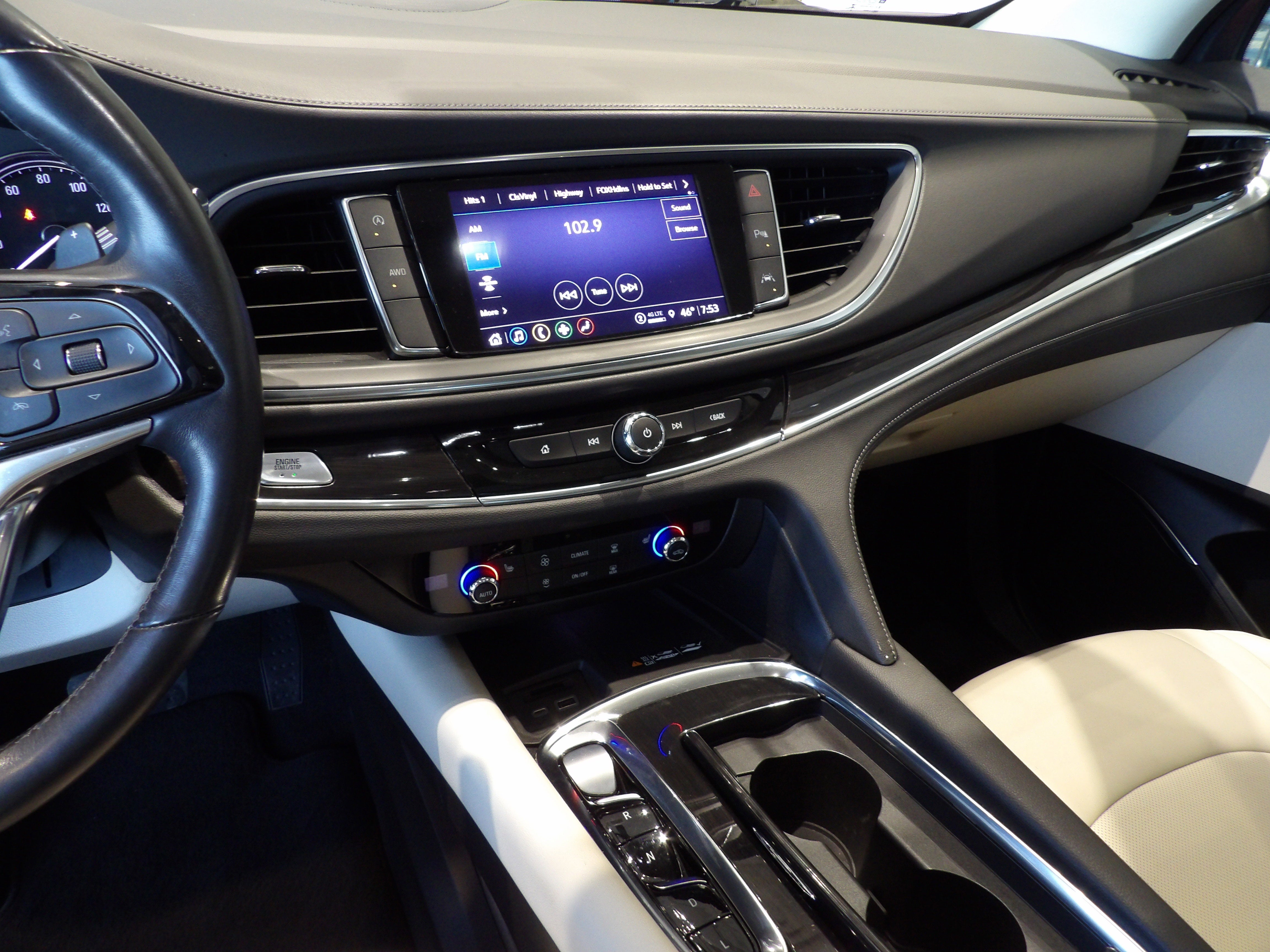 2023 Buick Enclave Essence