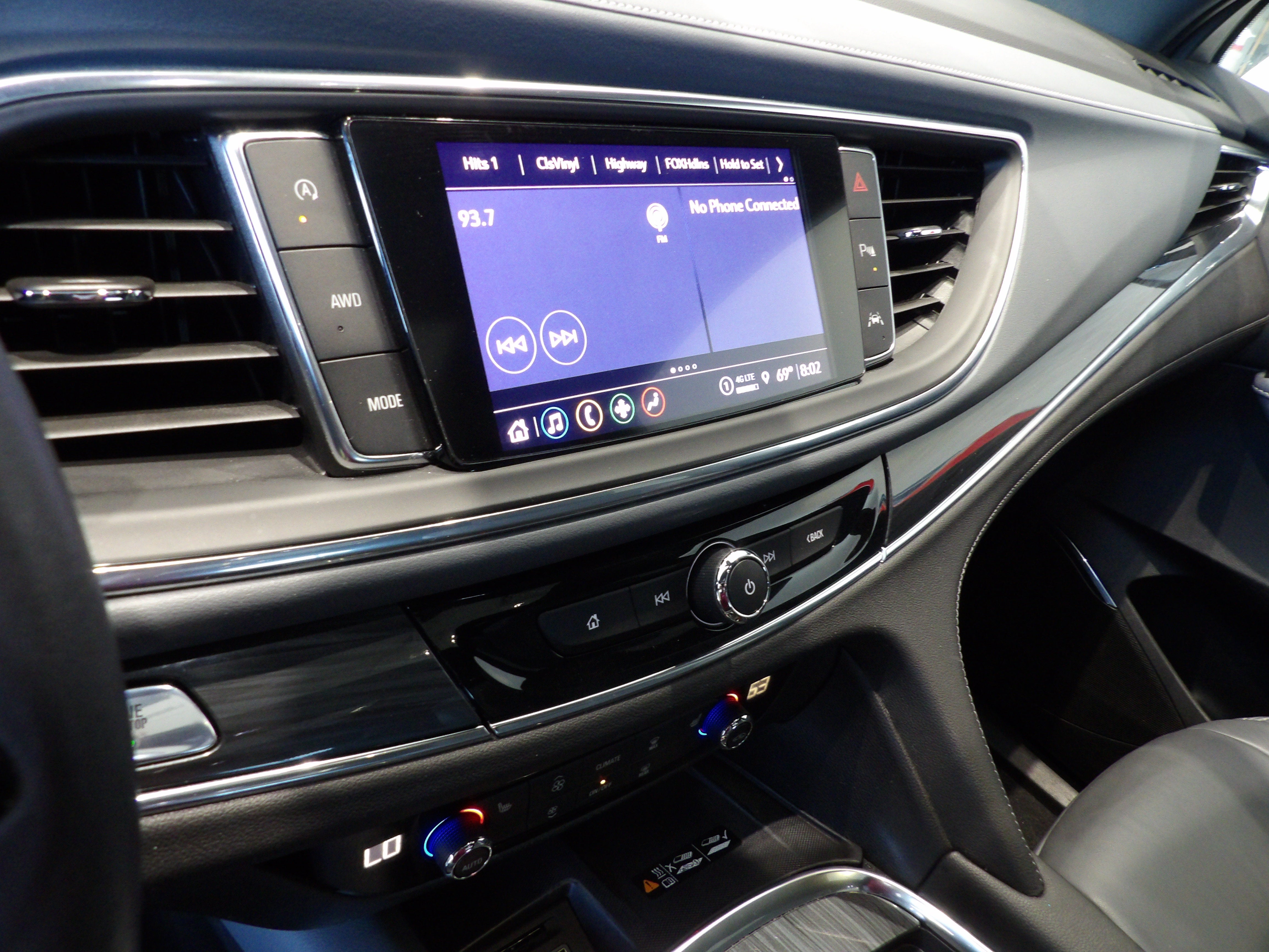 2023 Buick Enclave Essence