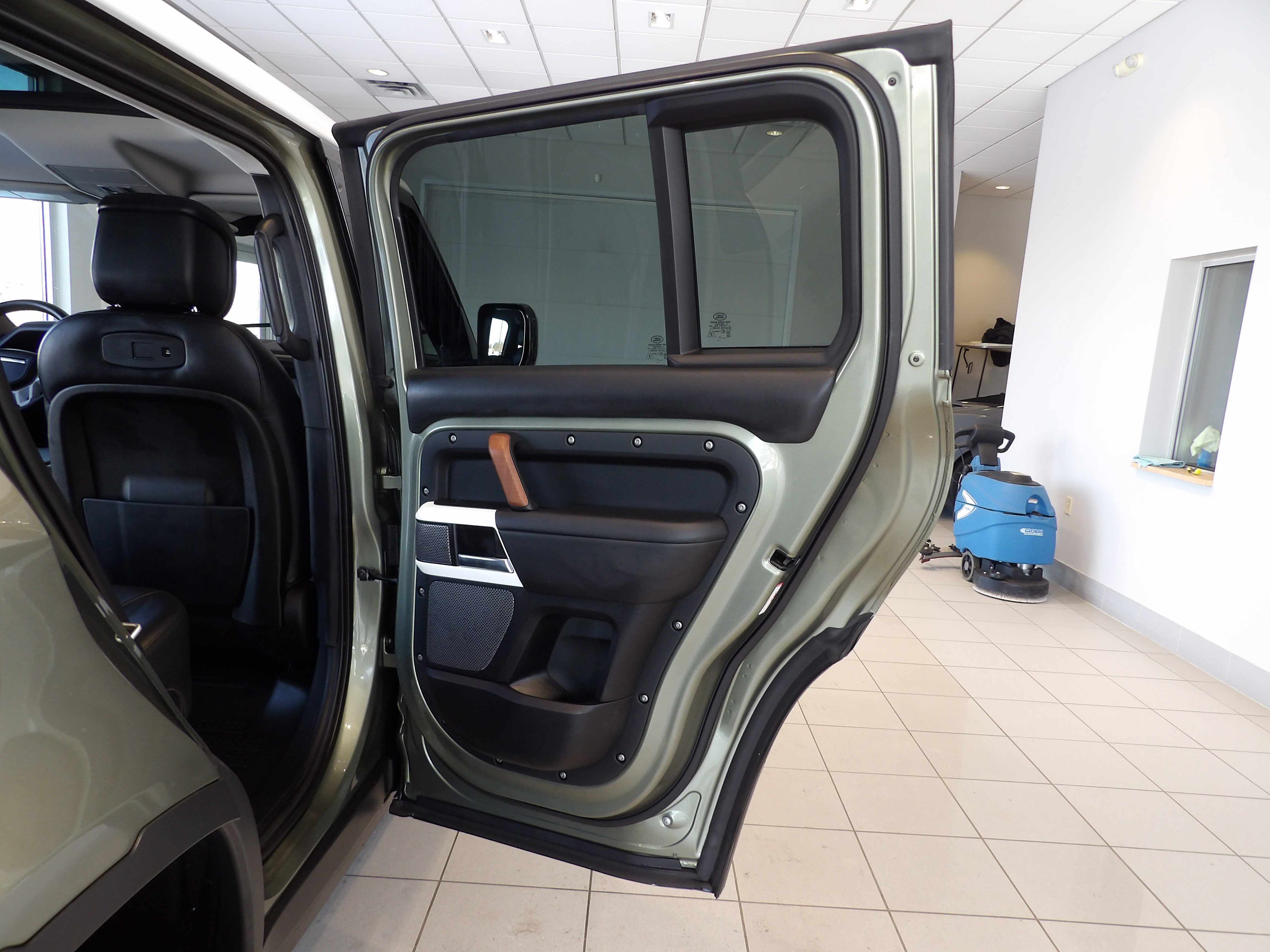 2020 Land Rover Defender HSE