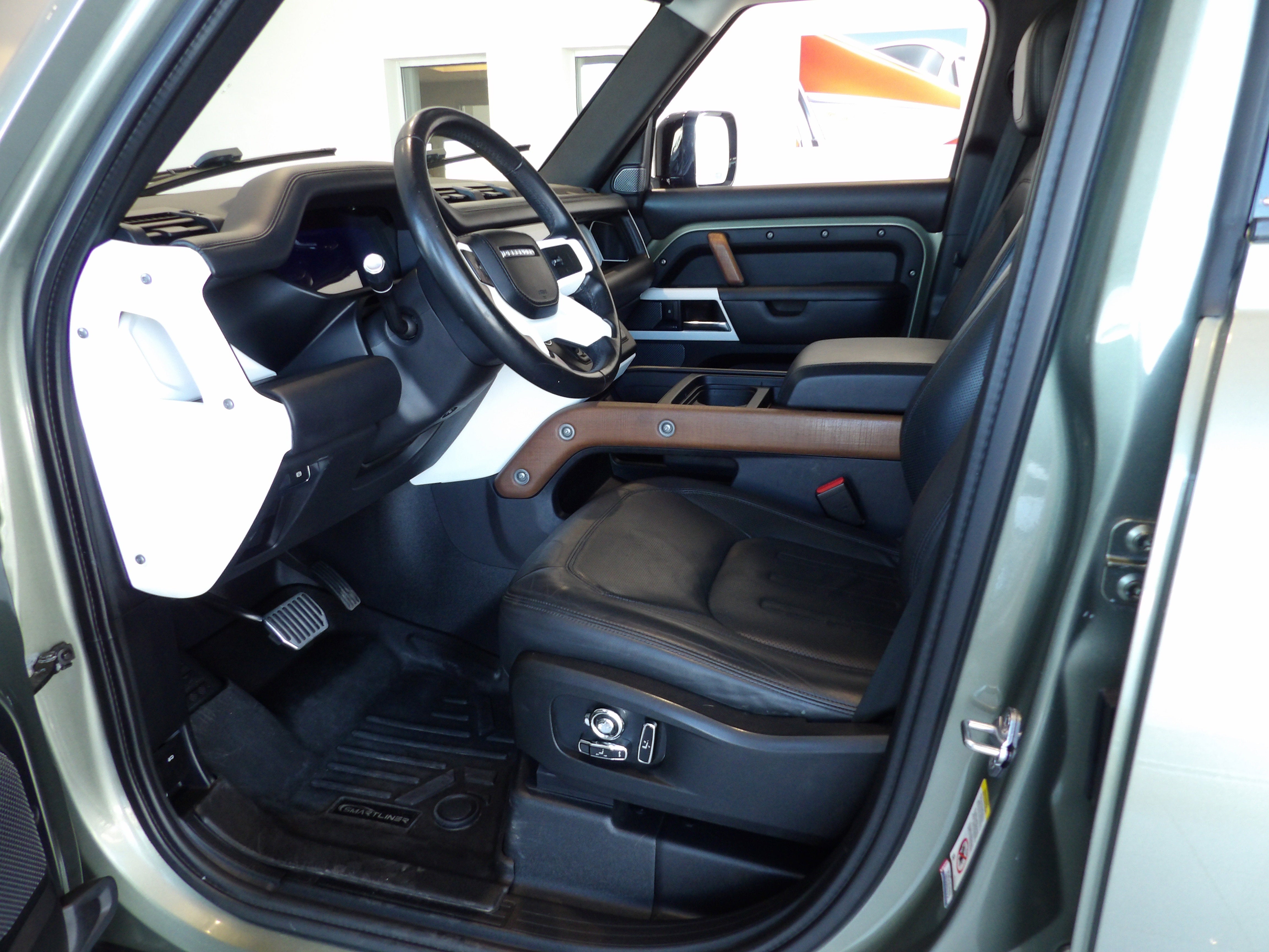 2020 Land Rover Defender HSE