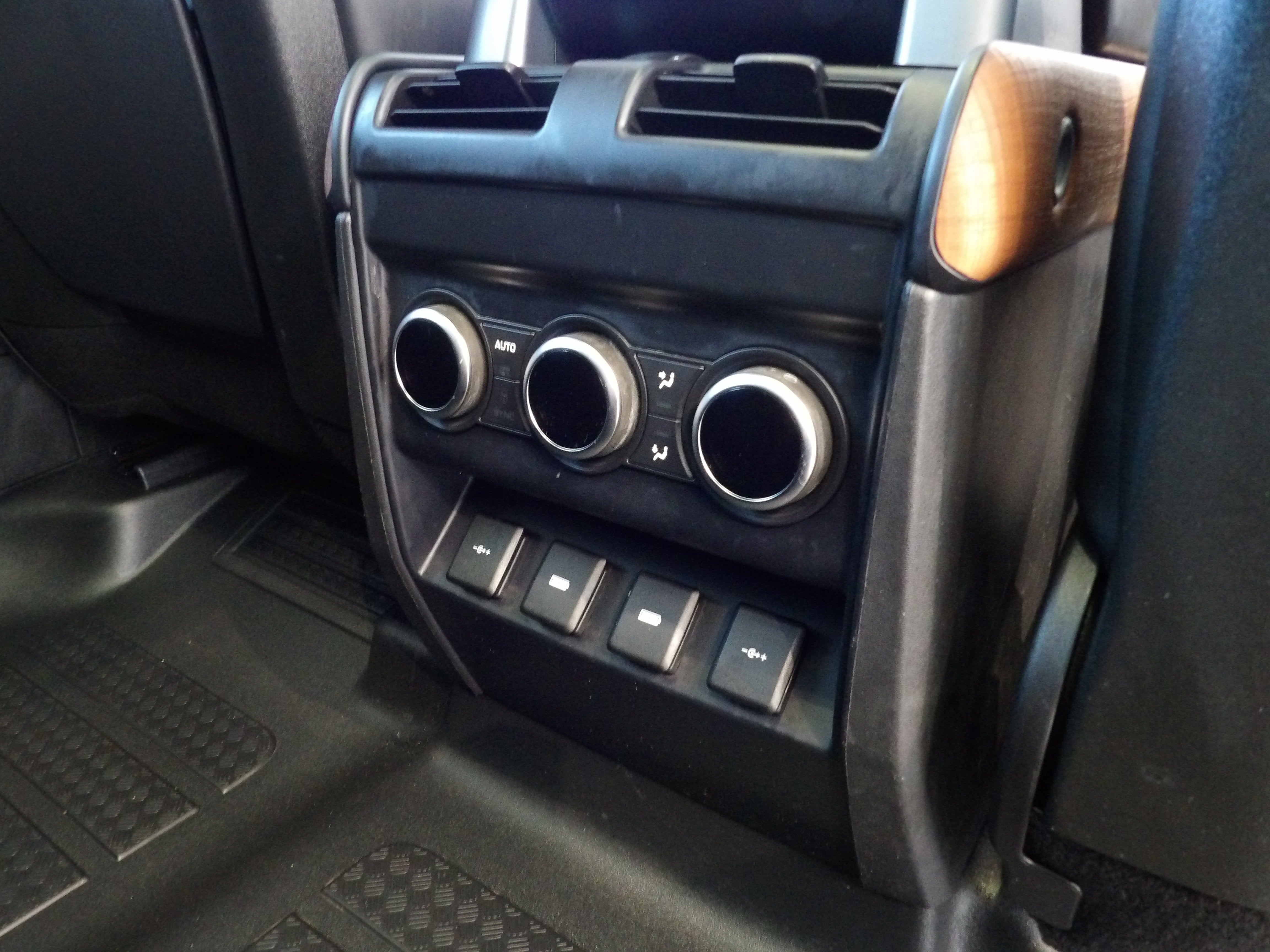 2020 Land Rover Defender HSE